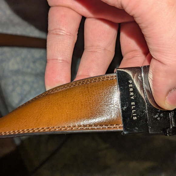 Perry Ellis reversible leather belt - Picture 3 of 3